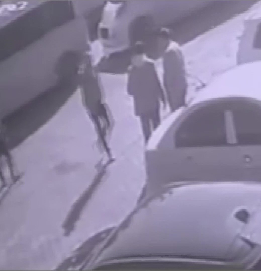 &lsquo;K&uuml;f&uuml;rl&uuml; konuşmayın&rsquo; diye uyardı, g&ouml;z&uuml;nden oldu
