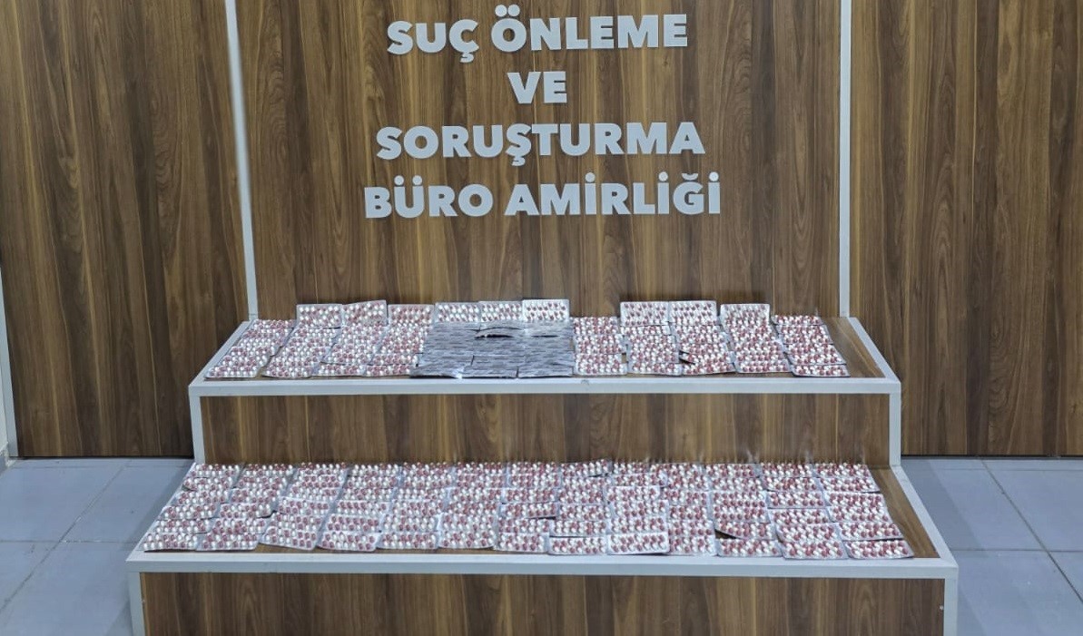 İzmir’de 2 bin 226 uyuşturucu hap ele geçirildi
