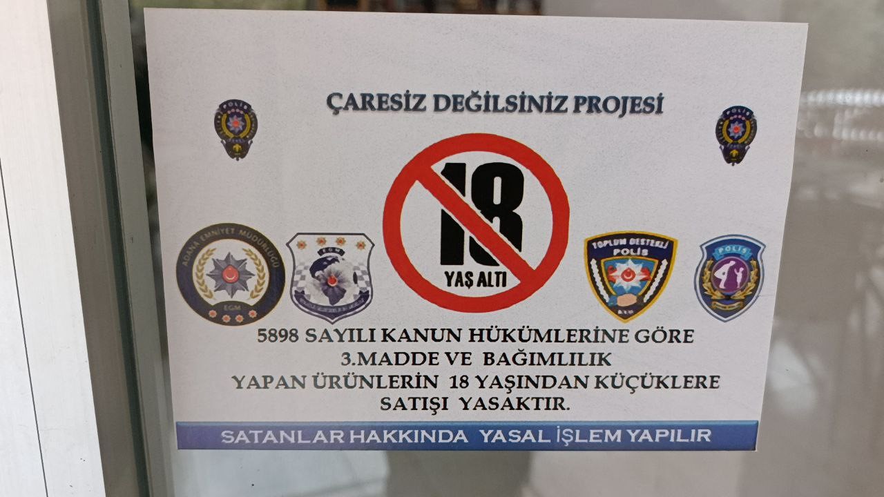 Polis ekiplerinden siber su&ccedil;lar ve şiddete karşı bilgilendirme
