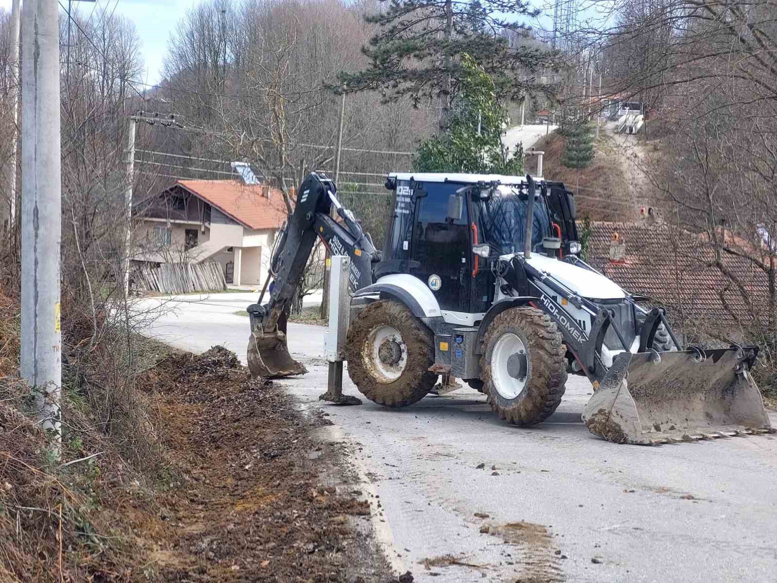 Köylerde alt yapı ve drenaj çalışmaları sürüyor