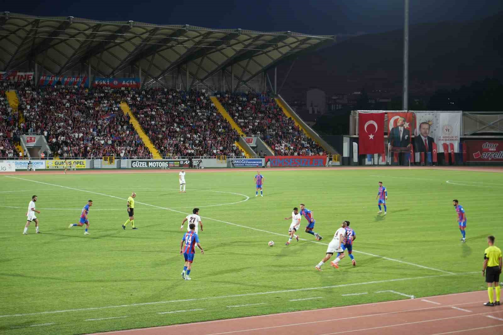 Niğde Belediyesi Spor Kul&uuml;b&uuml;&rsquo;nden aile dostu trib&uuml;n uygulaması
