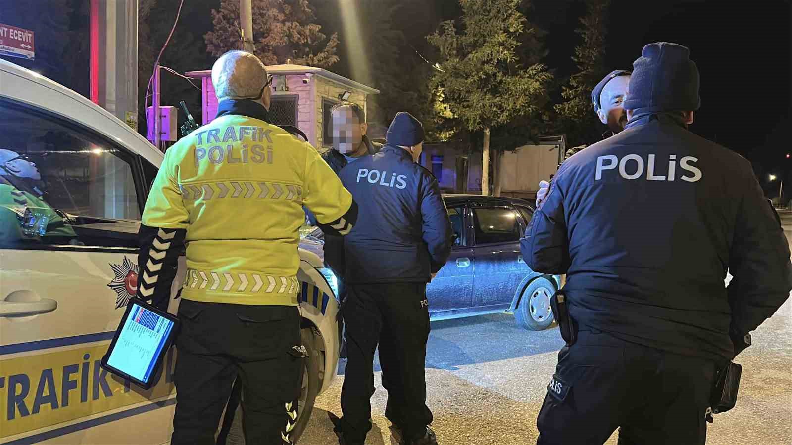 Polisin alkollü sürücüyle imtihanı: "Ahmet’cim bana senin ’şuradan git’ demen canımı sıktı"