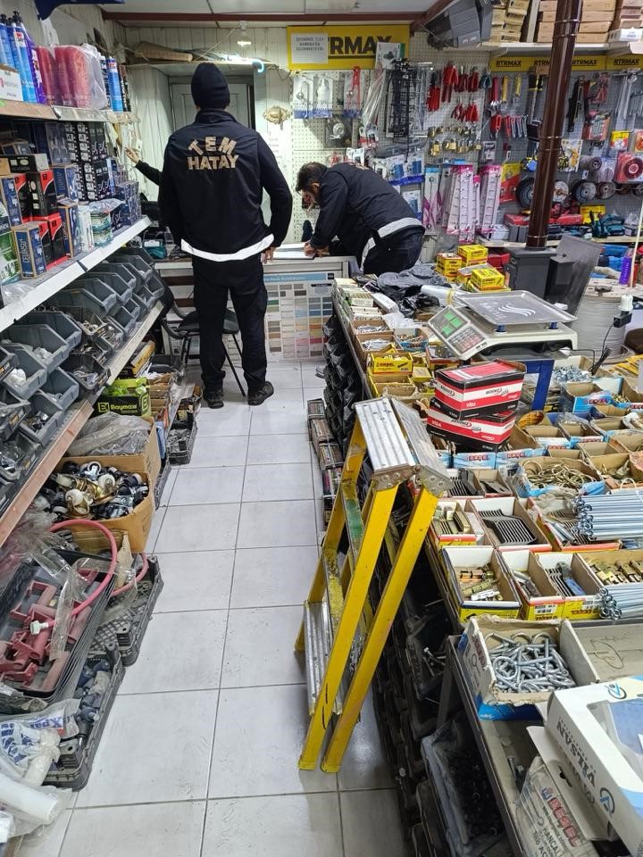 D&ouml;rtyol&rsquo;da; maytap, havai fişek, meşale satışı yapanlar denetlendi
