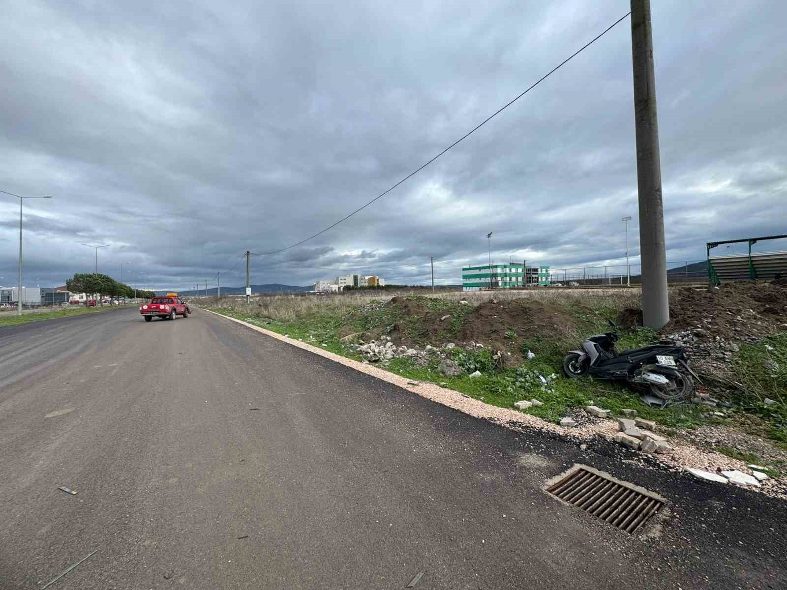 G&ouml;nen&rsquo;de kamyonet ile motosiklet &ccedil;arpıştı: 1 yaralı
