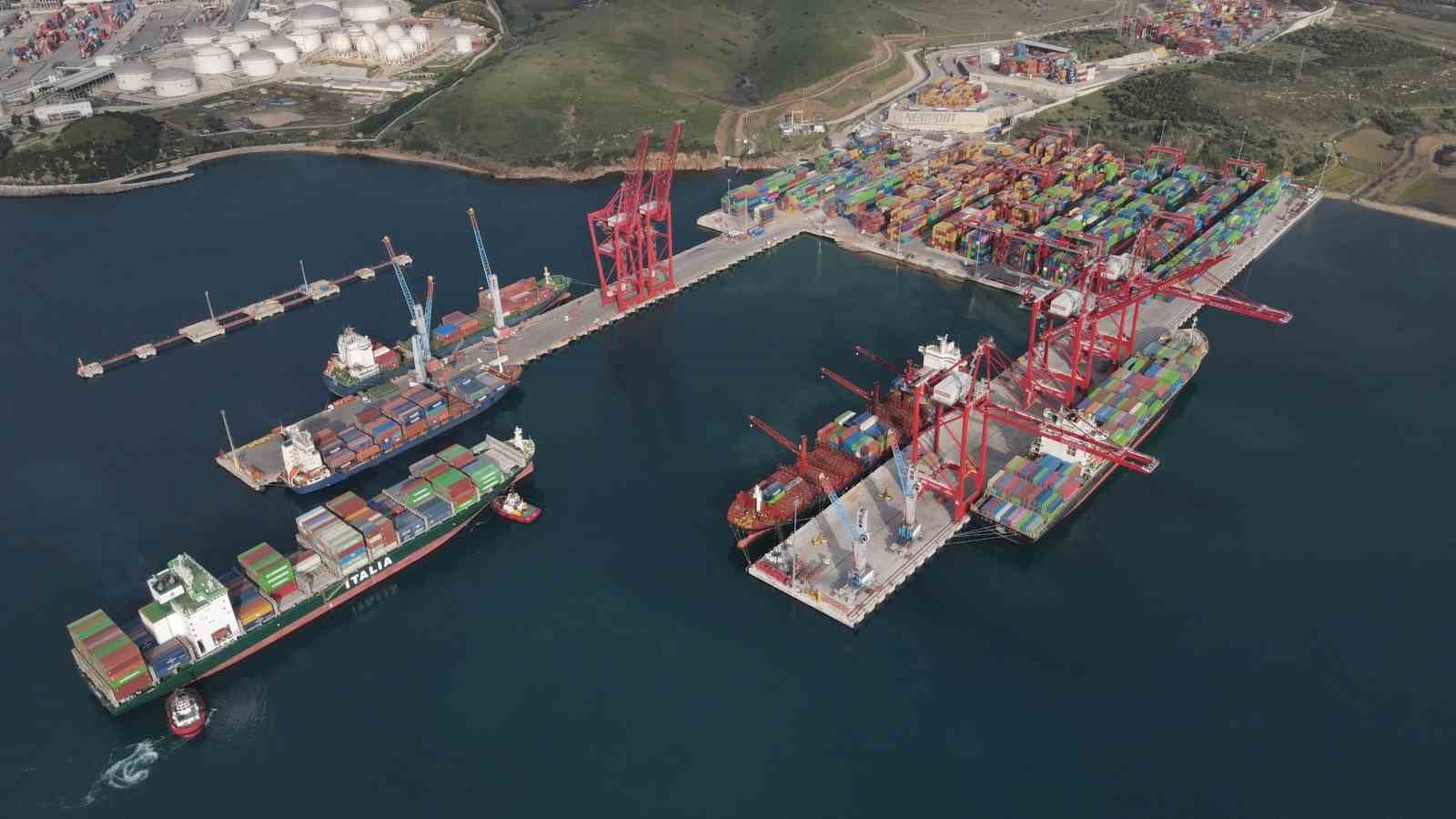 Bakan Uraloğlu: "2025 yılında elleçlenen yük miktarı 553 milyon 268 bin 303 tona ulaştı"