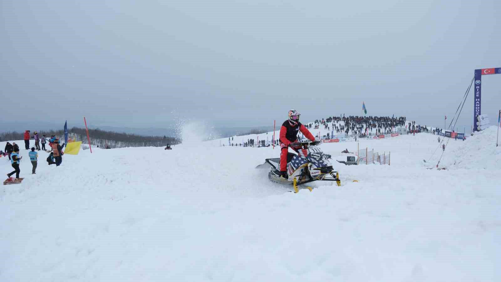 SNX T&uuml;rkiye D&uuml;nya Kar Motosikleti Şampiyonası Rize&rsquo;de başladı
