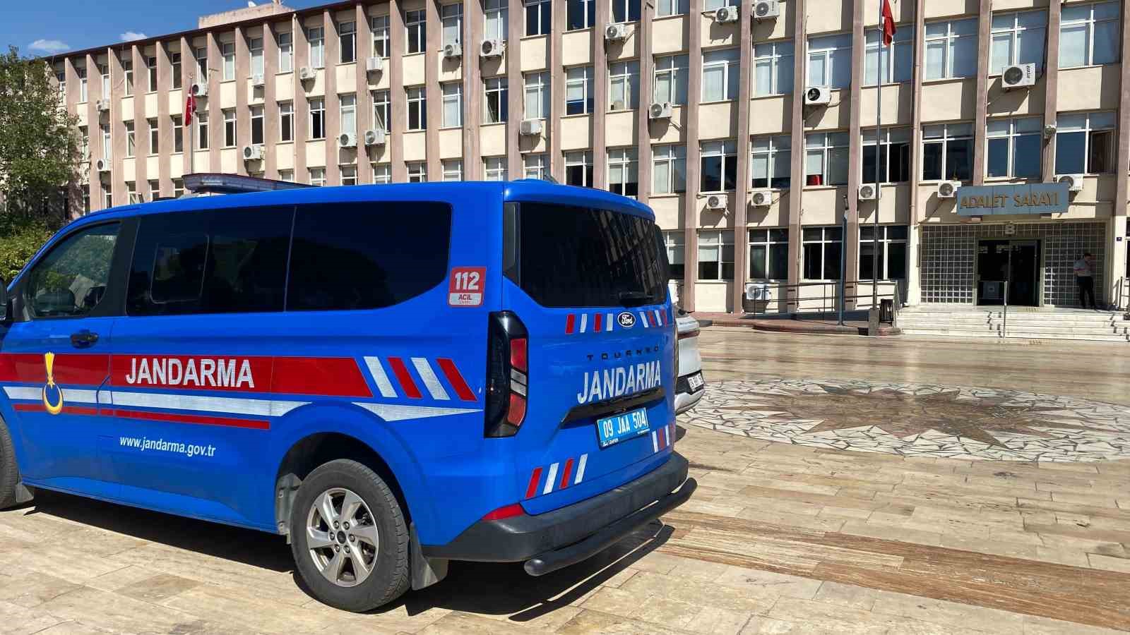 Aydın’da jandarmadan uyuşturucuya ağır darbe: 152 bin 800 sentetik ecza ele geçirildi