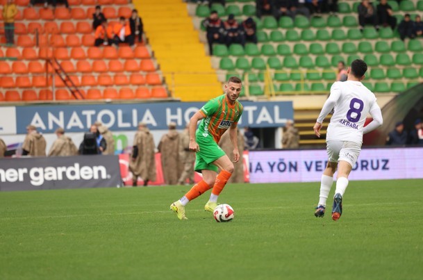 Trendyol S&uuml;per Lig: Corendon Alanyaspor: 1 - Ey&uuml;pspor: 0 (İlk yarı)
