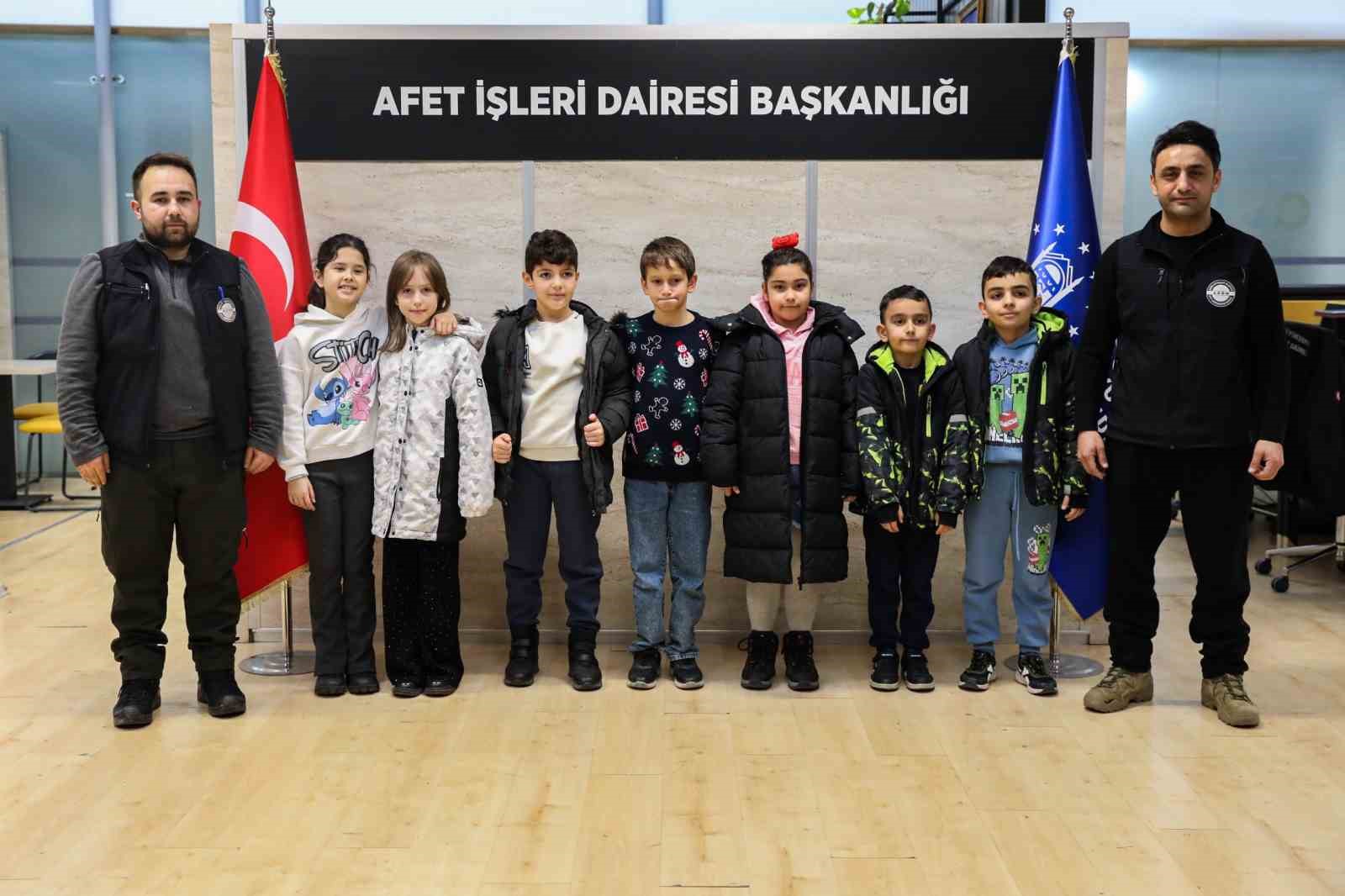 &Ccedil;ocuklar afet bilincini eğlenerek kazanıyor
