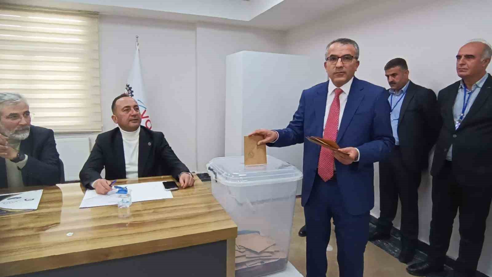 Van OSB seçimlerinde Memet Aslan güven tazeledi