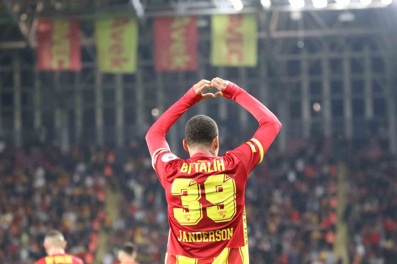 Trendyol S&uuml;per Lig: G&ouml;ztepe: 2 - Fatih Karag&uuml;mr&uuml;k: 1 (İlk yarı)
