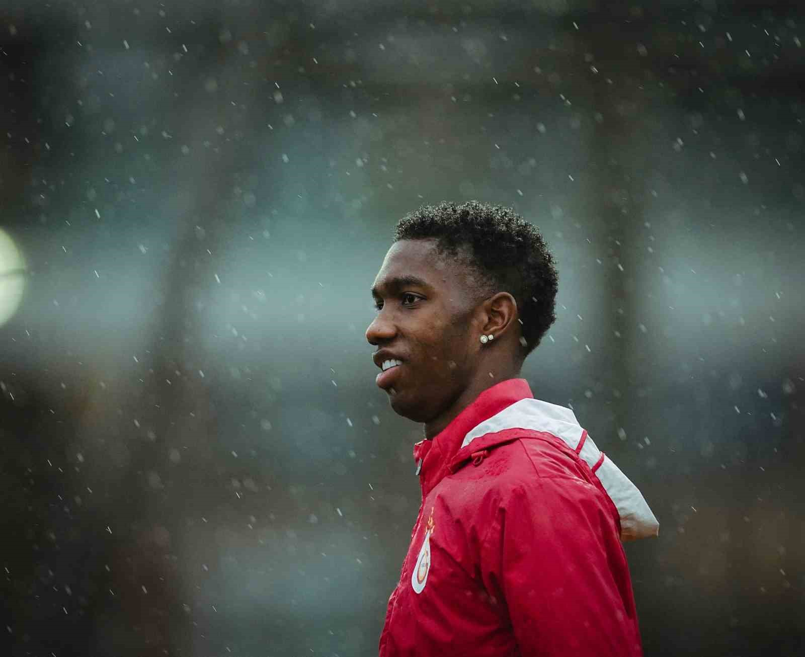 Galatasaray, Kayserispor ma&ccedil;ı hazırlıklarını tamamladı
