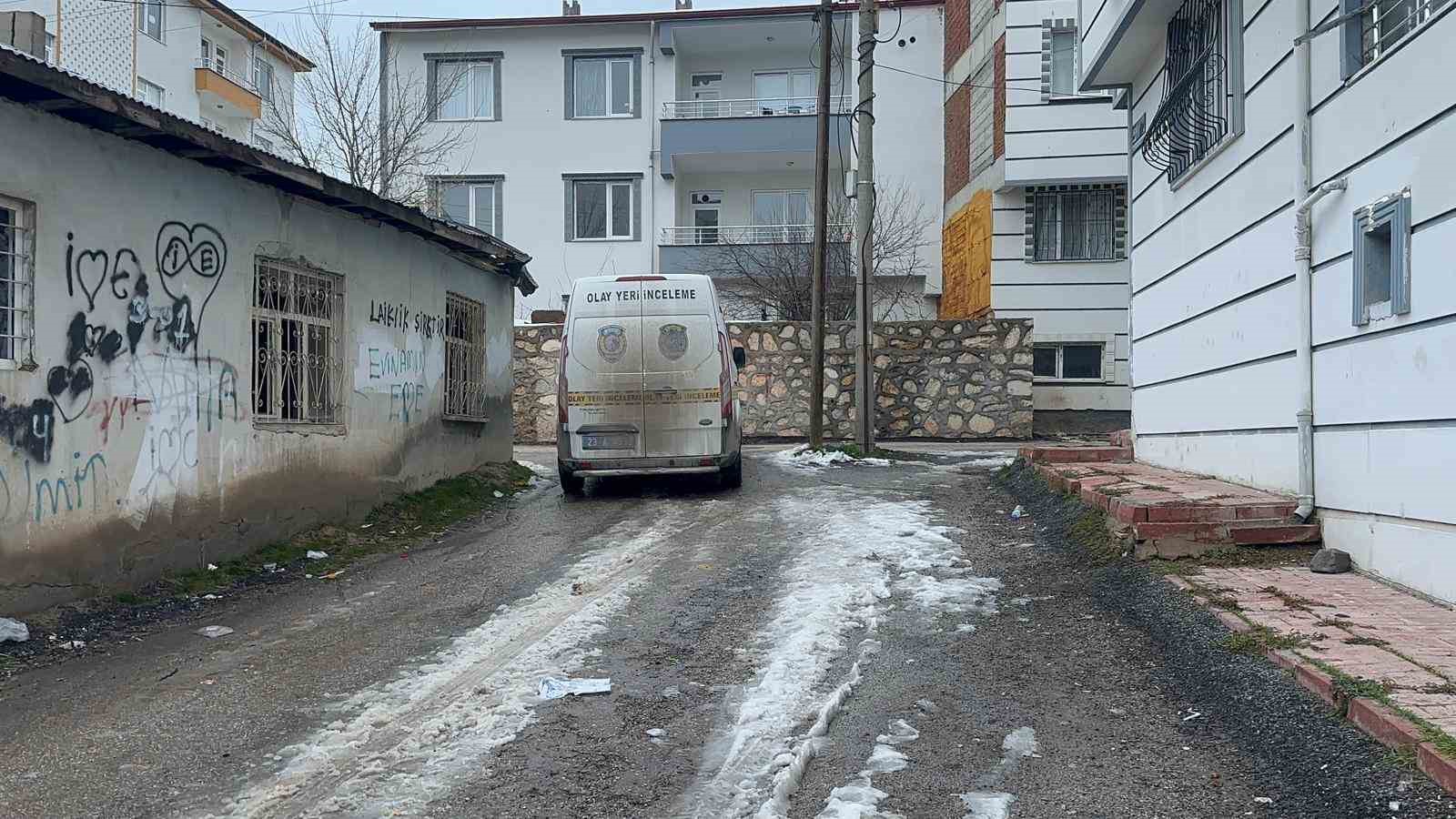 Elazığ&rsquo;da rastgele ateş ederek 1 kişiyi yaralayan ş&uuml;pheli yakalandı
