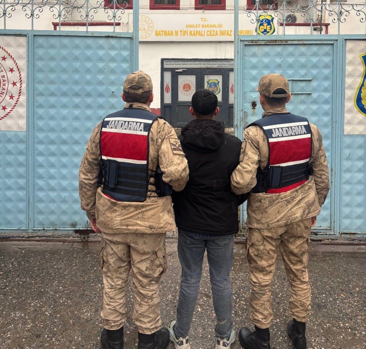 Batman&rsquo;da 37 firari yakalandı
