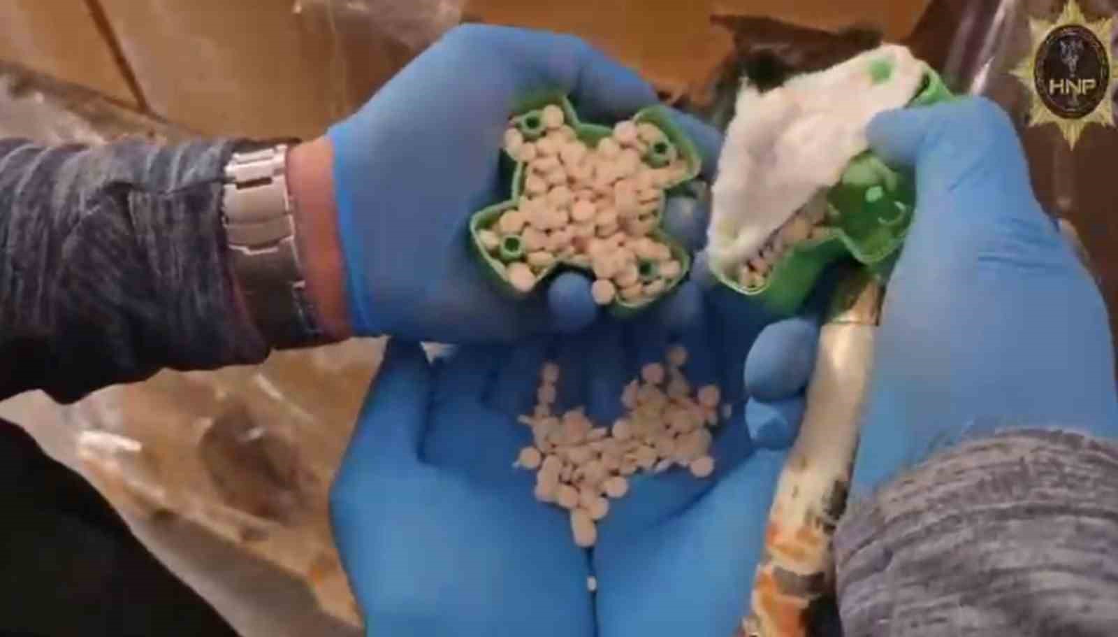 Plastik pervaneler içerisinde 107 kilogram ağılığında 642 bin uyuşturucu hap ele geçirildi