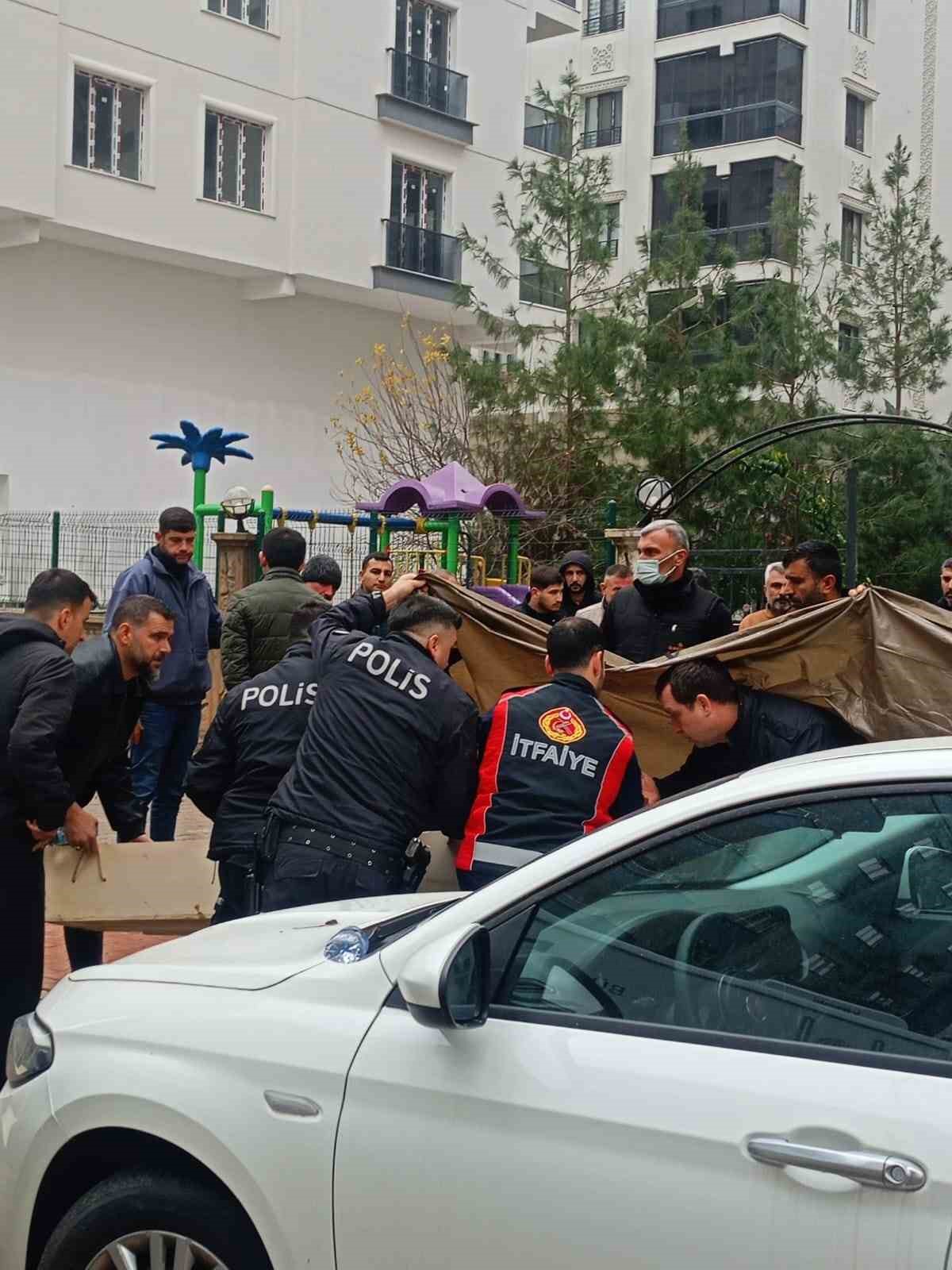 Mardin&rsquo;de 7&rsquo;inci kattan d&uuml;şen yaşlı kadın hayatını kaybetti
