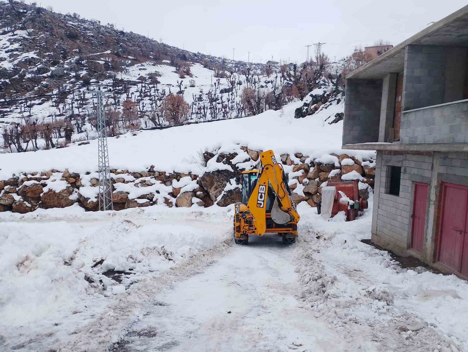 Şirvan&rsquo;da kar yağışı başladı
