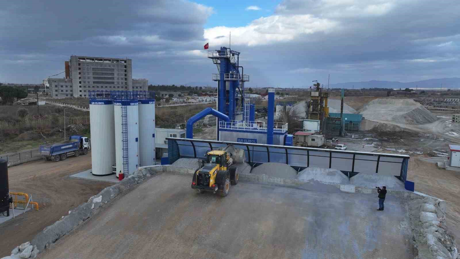 Manisa&rsquo;da asfalt seferberliği: Hedef 120 bin ton
