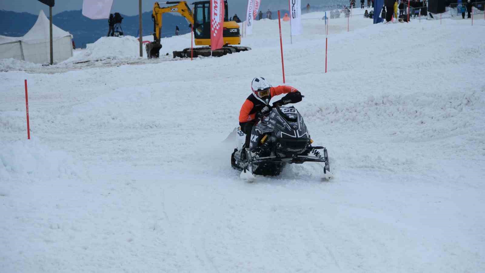 SNX T&uuml;rkiye D&uuml;nya Kar Motosikleti Şampiyonası&rsquo;nda ilk g&uuml;n tamamlandı
