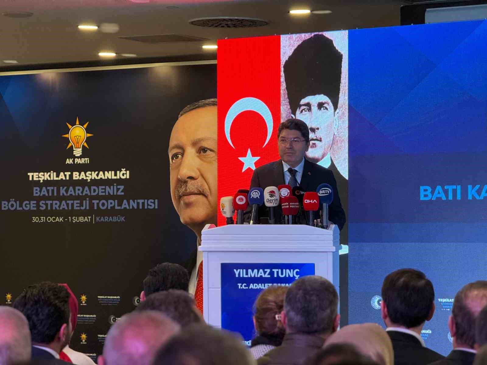 Bakan Tunç’tan Özel’e "Seçimin birinci partisiyiz" tepkisi