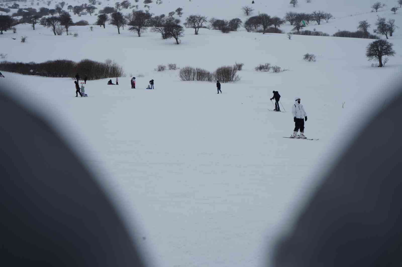 Kop Kayak Merkezi&rsquo;nde s&ouml;mestir tatili yoğunluğu
