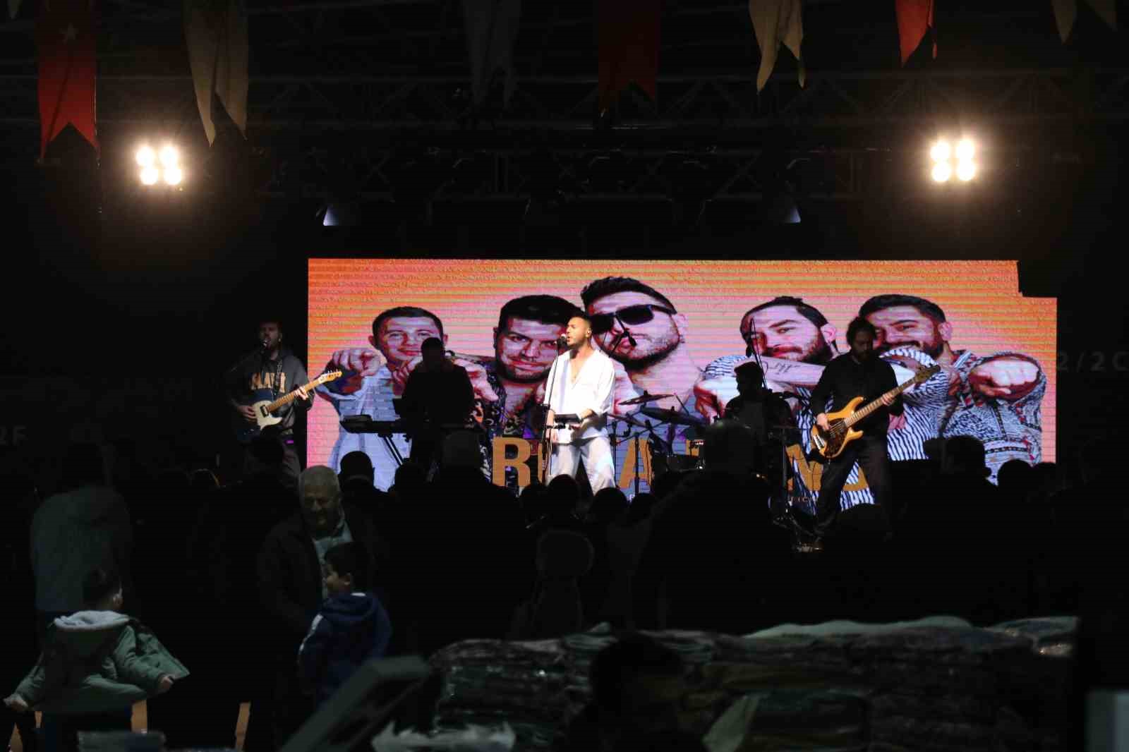 Honaz&rsquo;da s&ouml;mestr eğlencesi m&uuml;zikle renklendi
