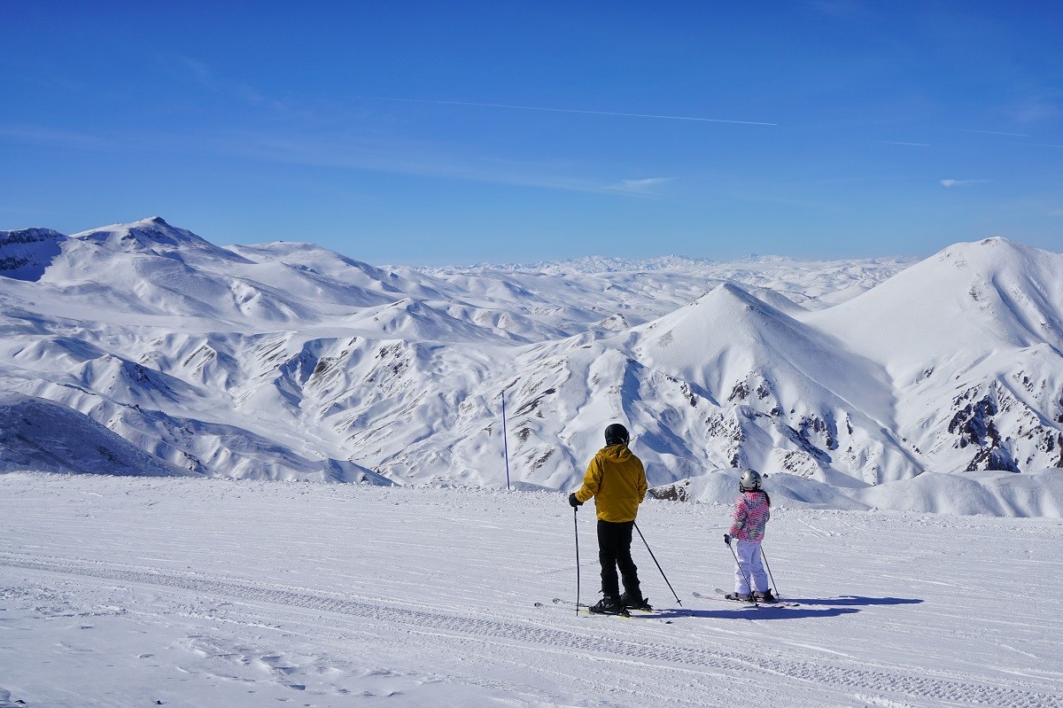 Paland&ouml;ken&rsquo;de kayak keyfi s&uuml;r&uuml;yor
