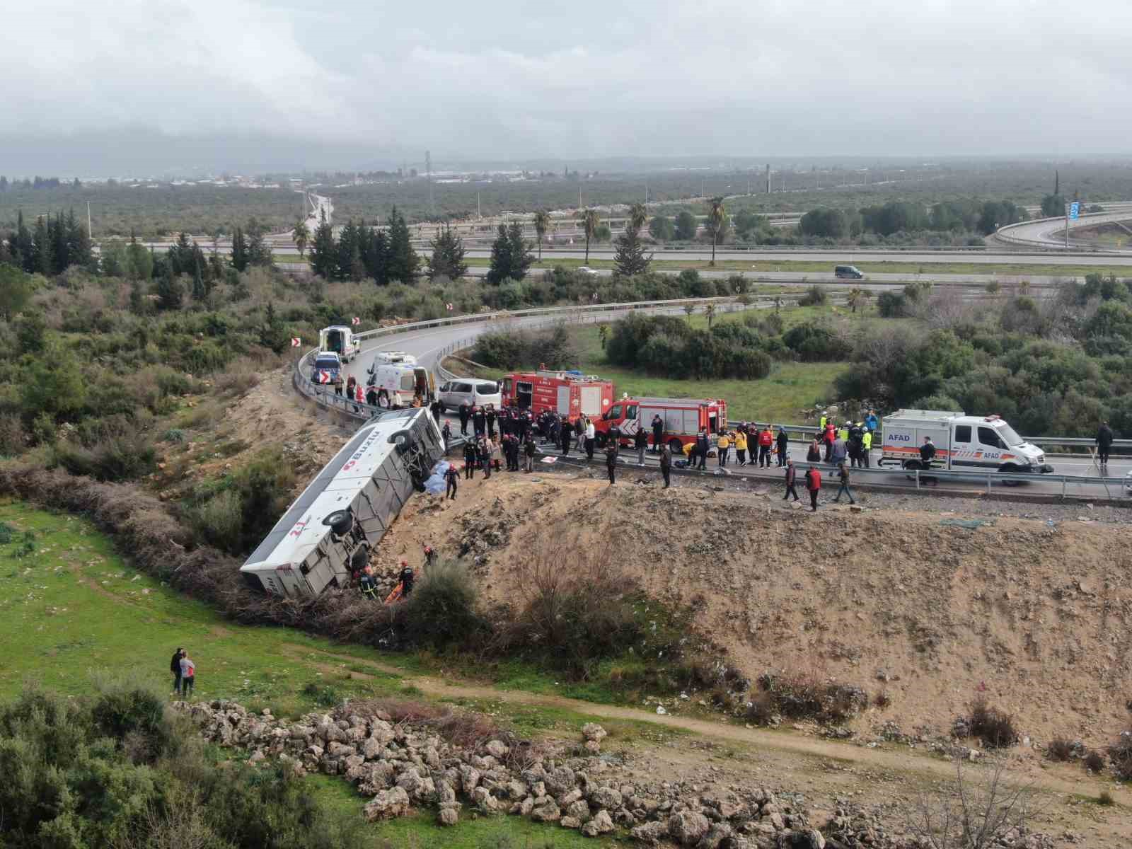 Antalya&rsquo;da otob&uuml;s kazası: 8 &ouml;l&uuml;, 26 yaralı
