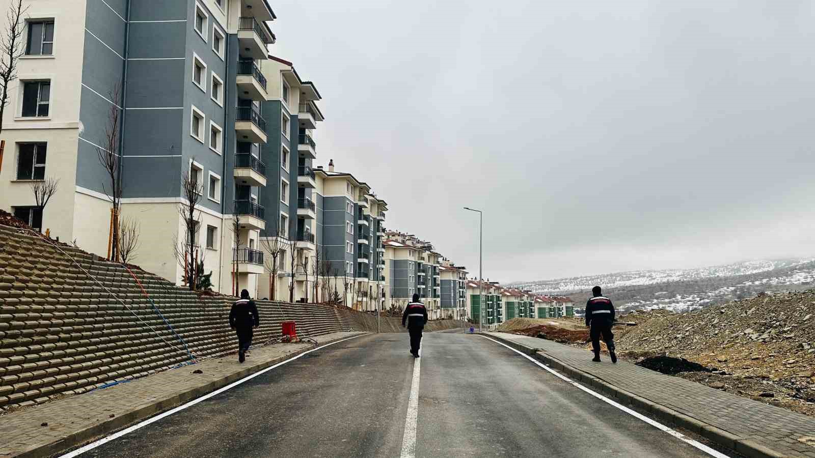 Gölbaşı&rsquo;nda jandarma vatandaşın güvenliği için nöbette