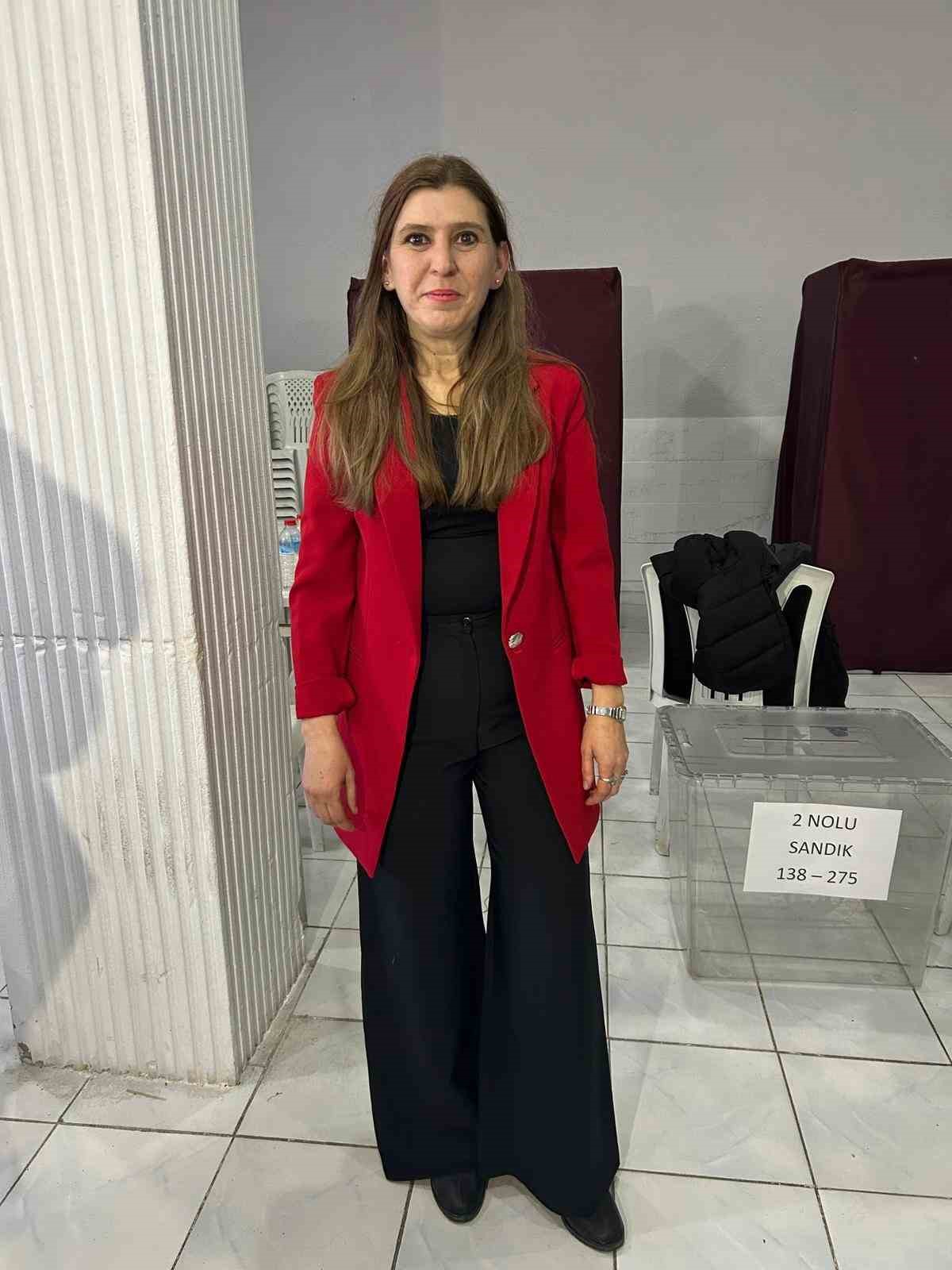 Bergama’nın ilk kadın Kahveciler Odası Başkanı Melek Tok Bilir oldu