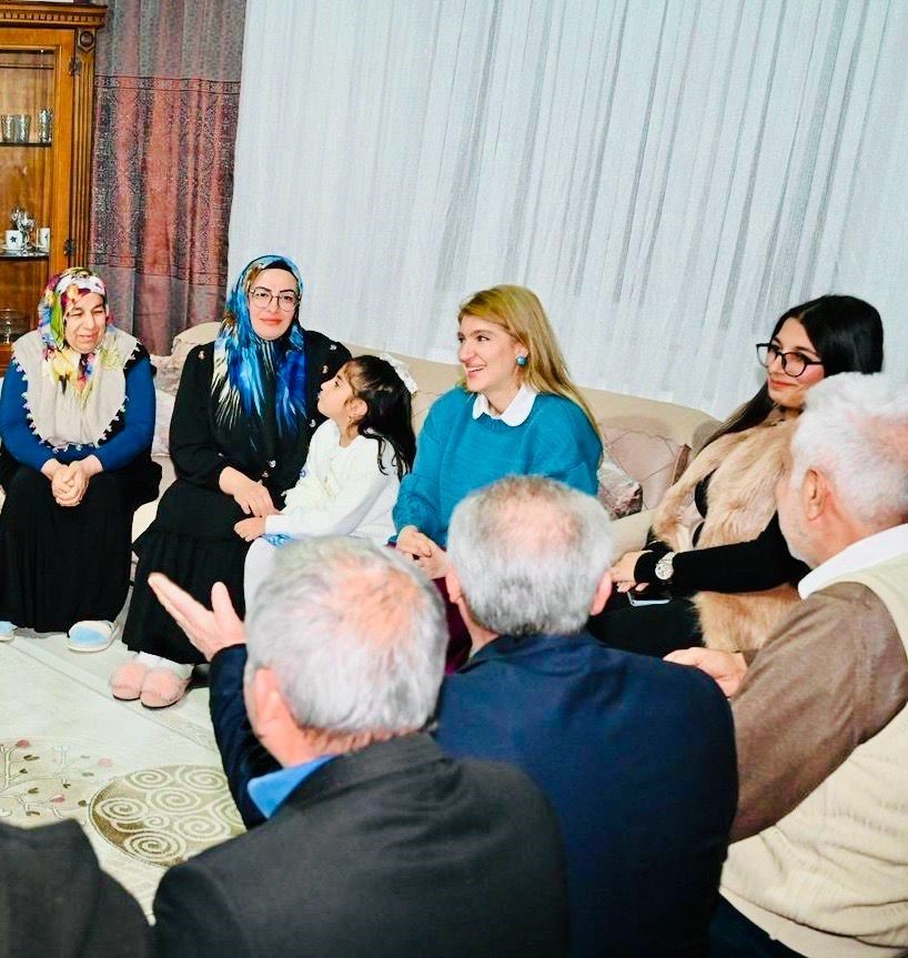 Milletvekili Ölmeztoprak, esnaf ve vatandaşlarla bir araya geldi