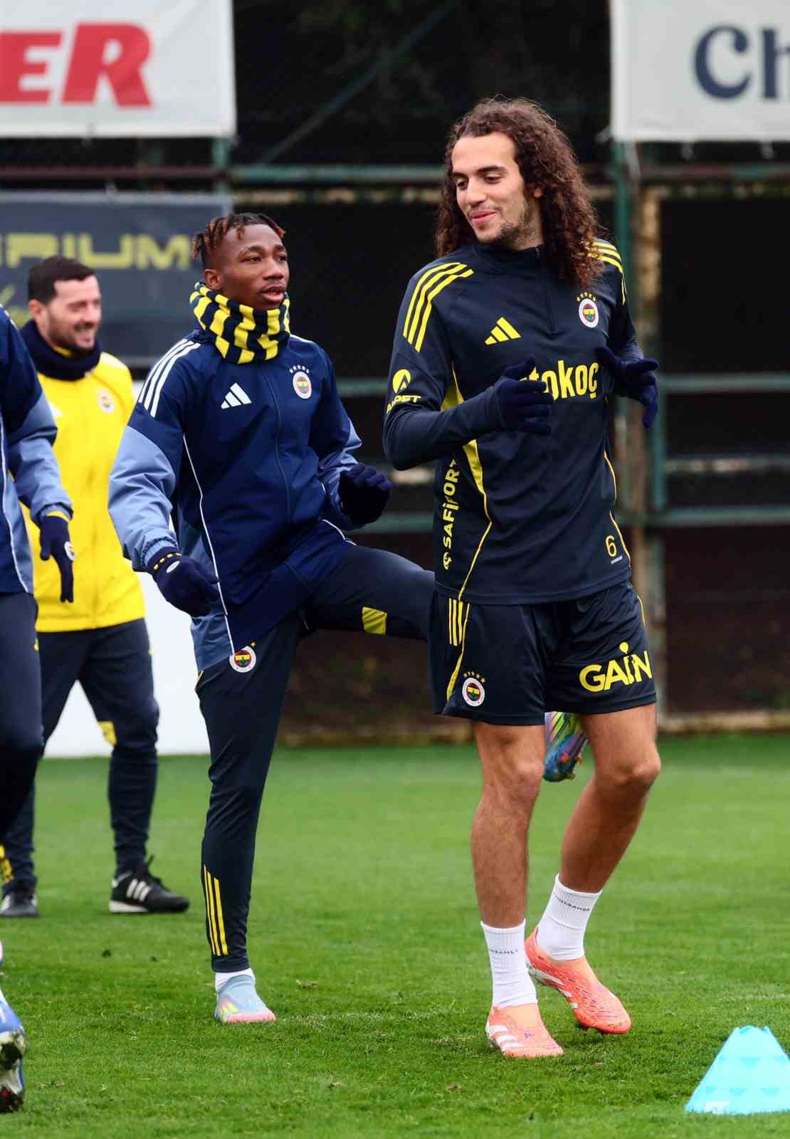 Fenerbah&ccedil;e, Kocaelispor ma&ccedil;ının hazırlıklarını tamamladı
