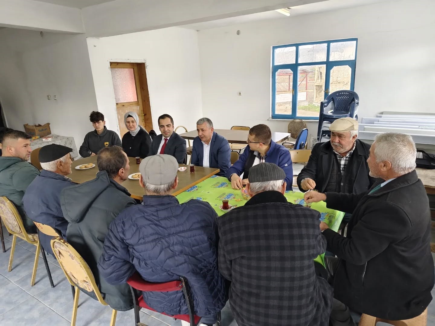 Yenipazar’da vatandaşlarla birebir temas