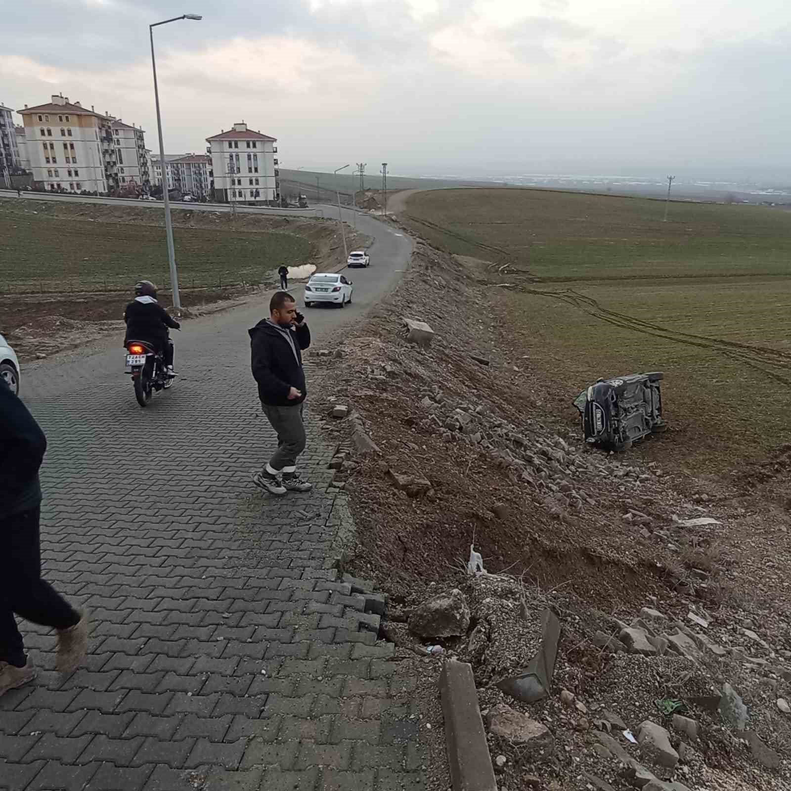 Batman’da otomobil şarampole yuvarlandı: 1 yaralı