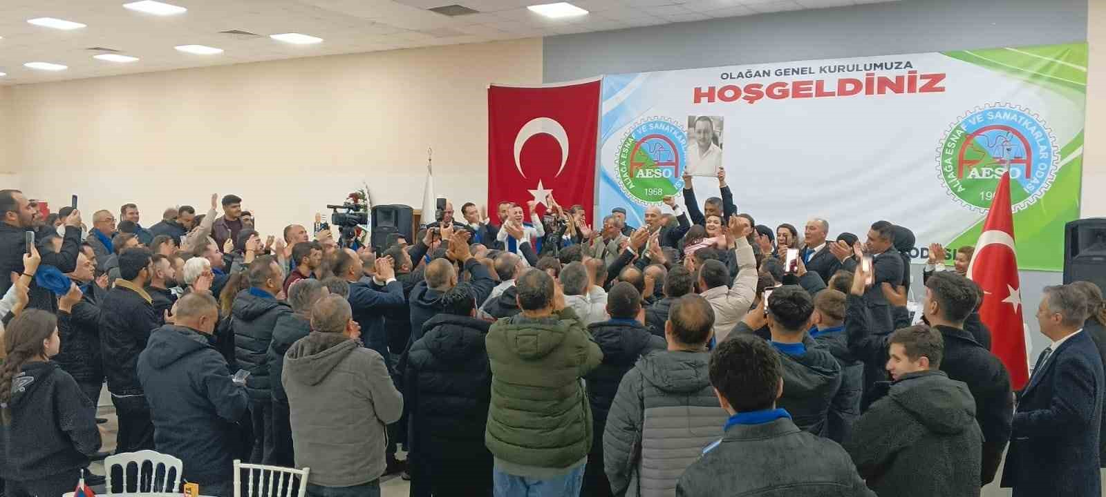 Aliağa Esnaf ve Sanatk&acirc;rlar Odası&rsquo;nın yeni başkanı İsa &Ouml;zbek oldu
