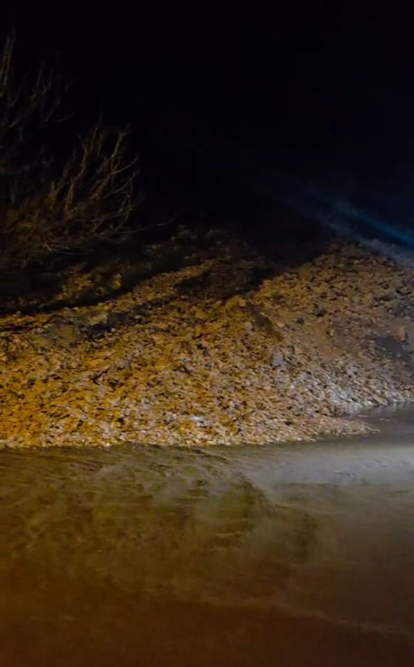 Aydın&rsquo;ı sağanak vurdu: S&ouml;ke ve Kuşadası yollarında ulaşım durdu
