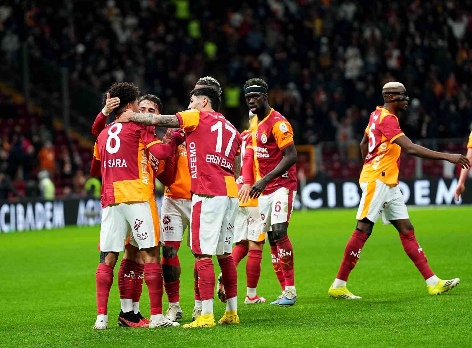 Galatasaray, S&uuml;per Lig&rsquo;de yenilmezlik serisini 8 ma&ccedil;a &ccedil;ıkardı 