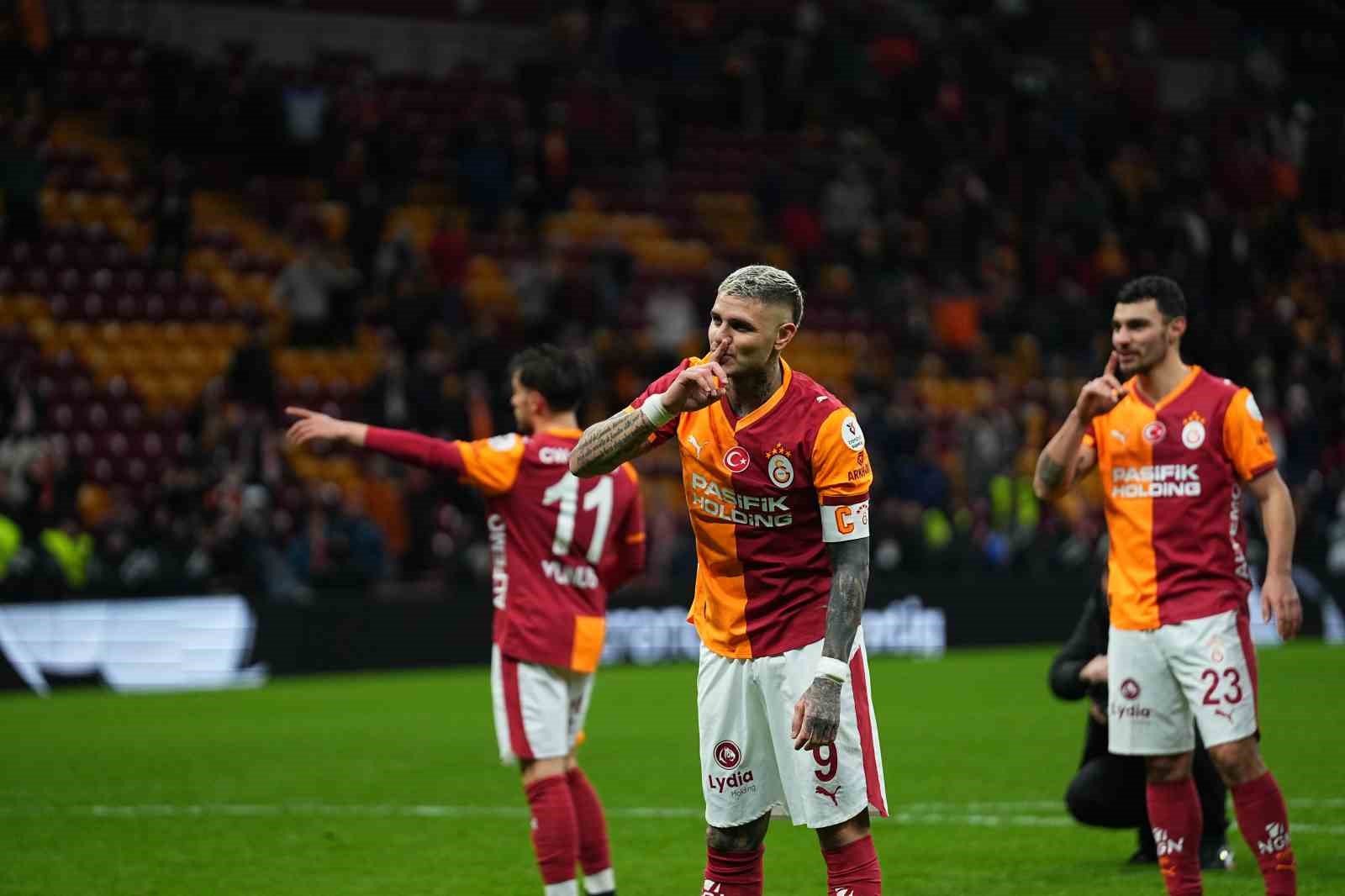 Noa Lang, Mauro Icardi ve Victor Osimhen’den üçlü