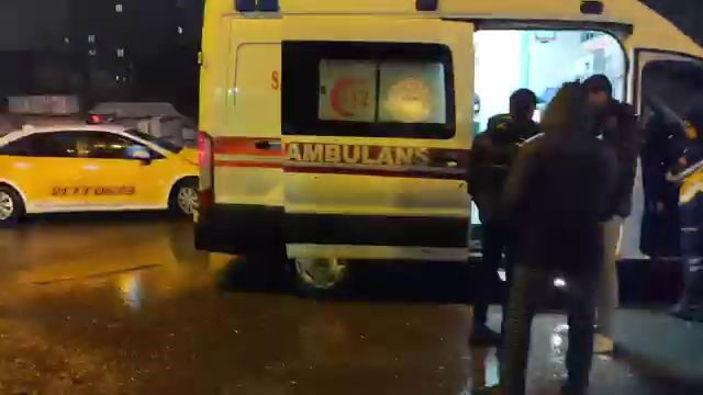 Diyarbakır&rsquo;da ticari taksi ile yolcu minib&uuml;s&uuml; &ccedil;arpıştı: 3 yaralı
