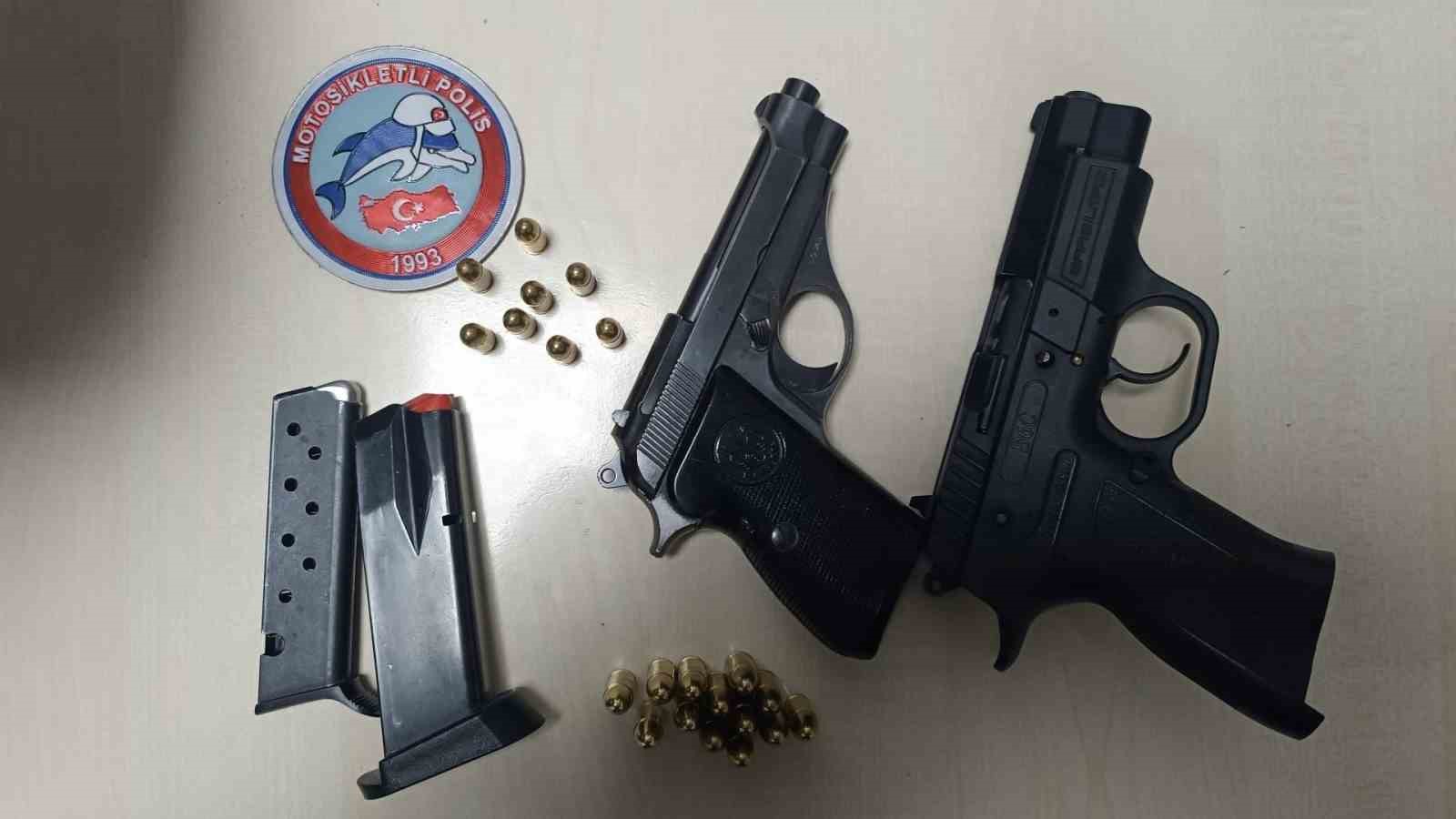 Yunus polisleri ruhsatsız silah ele geçirdi