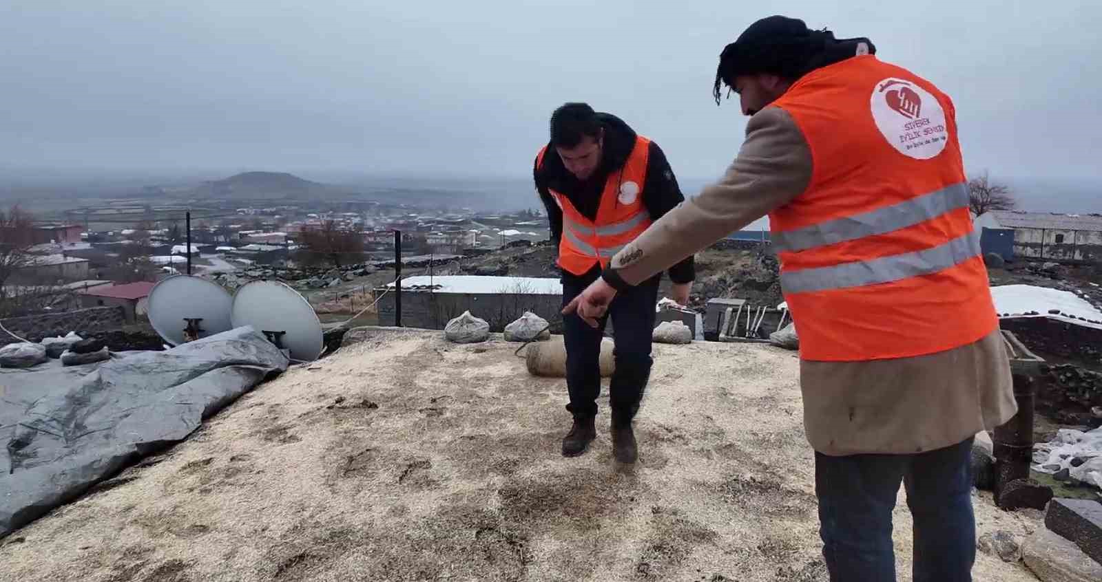 Siverek&rsquo;te mağdur aileye hayırseverlerden destek
