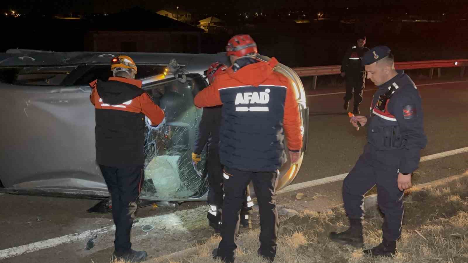 Aksaray’da otomobil devrildi: 2 yaralı