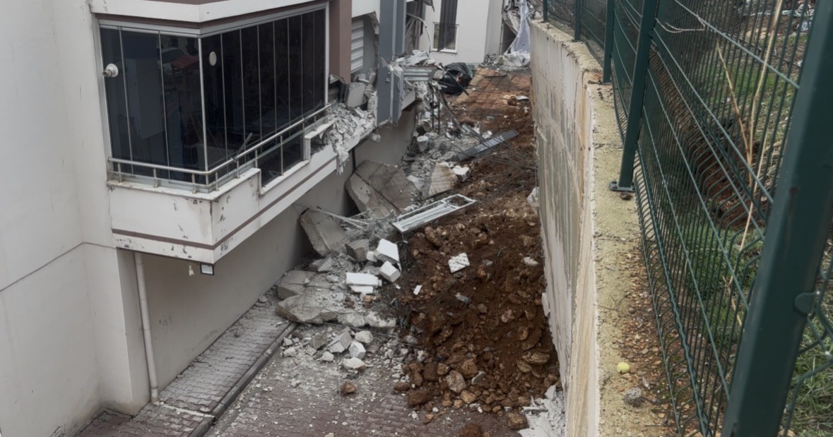 Gaziantep’te istinat duvarının çöktüğü anların görüntüsü ortaya çıktı