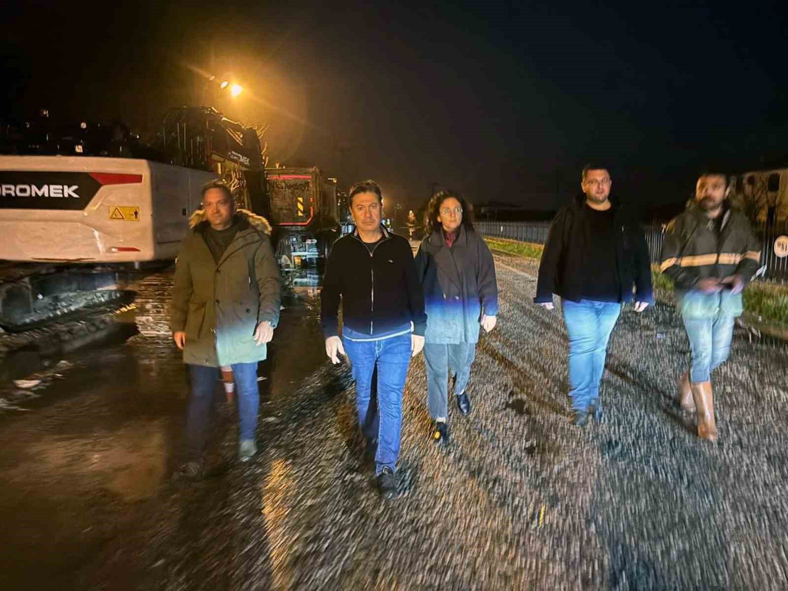 Aras çifti sabaha kadar yağmur mesaisi yaptı