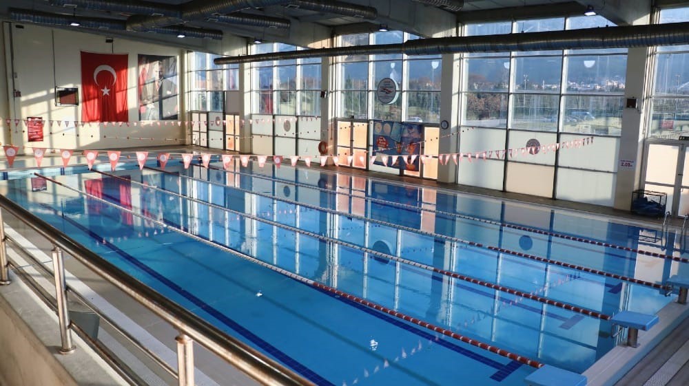 Yunusemre’den kadınlara özel kış dönemi yüzme kursu
