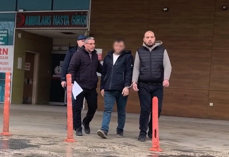 Bebek arabasından 2 milyon liralık altın çaldı