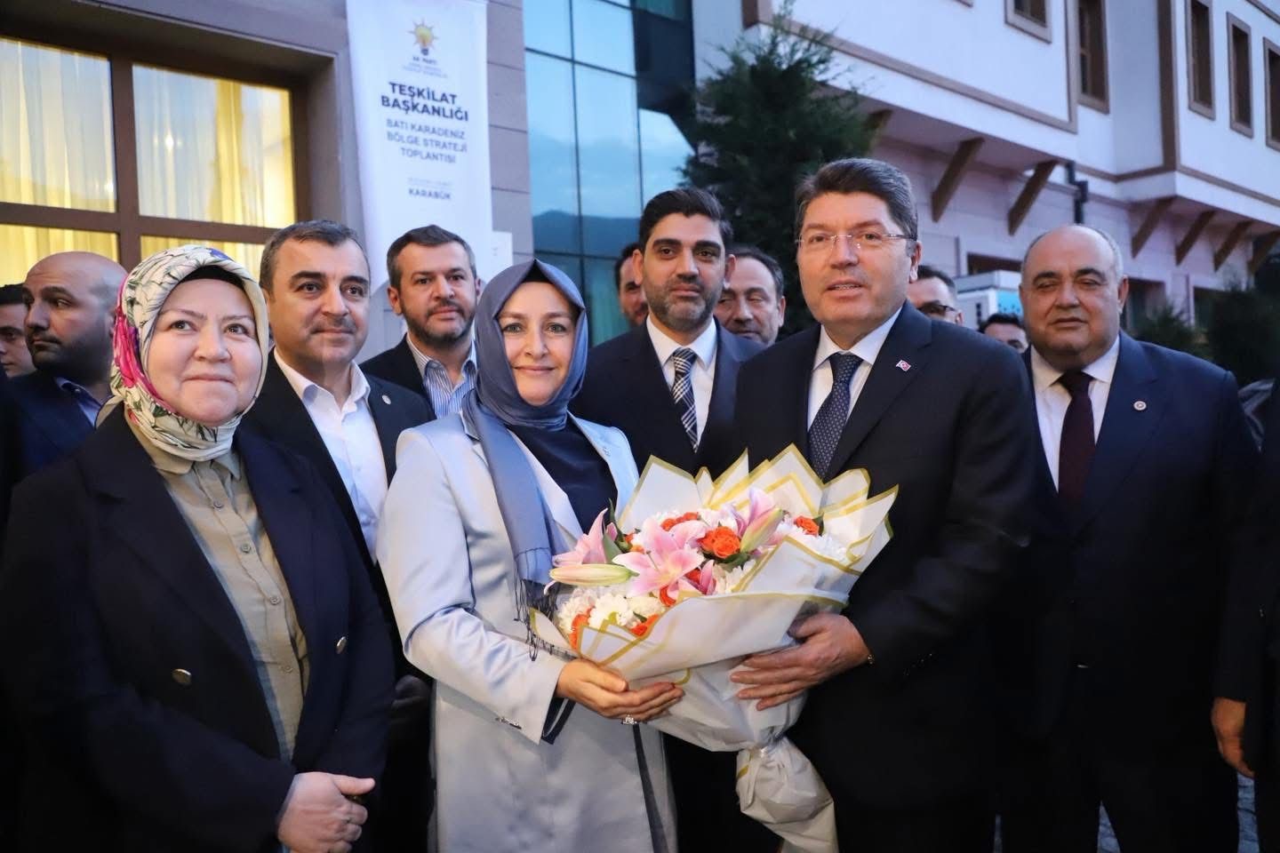 AK Parti Batı Karadeniz B&ouml;lge Toplantısı Karab&uuml;k&rsquo;te tamamlandı
