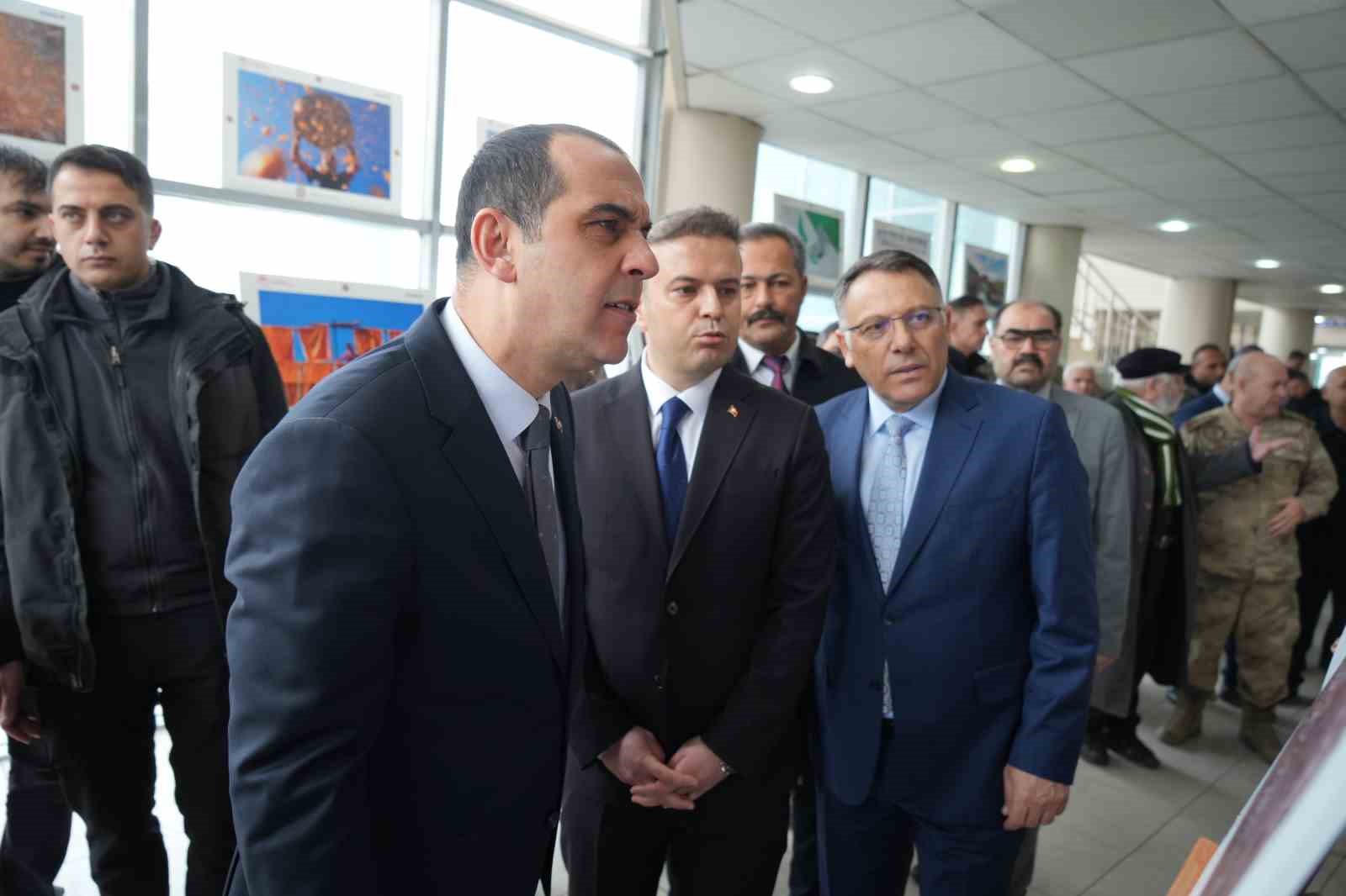 15. Uluslararası Tarım ve İnsan Fotoğraf Sergisi Iğdır&rsquo;da ziyarete a&ccedil;ıldı
