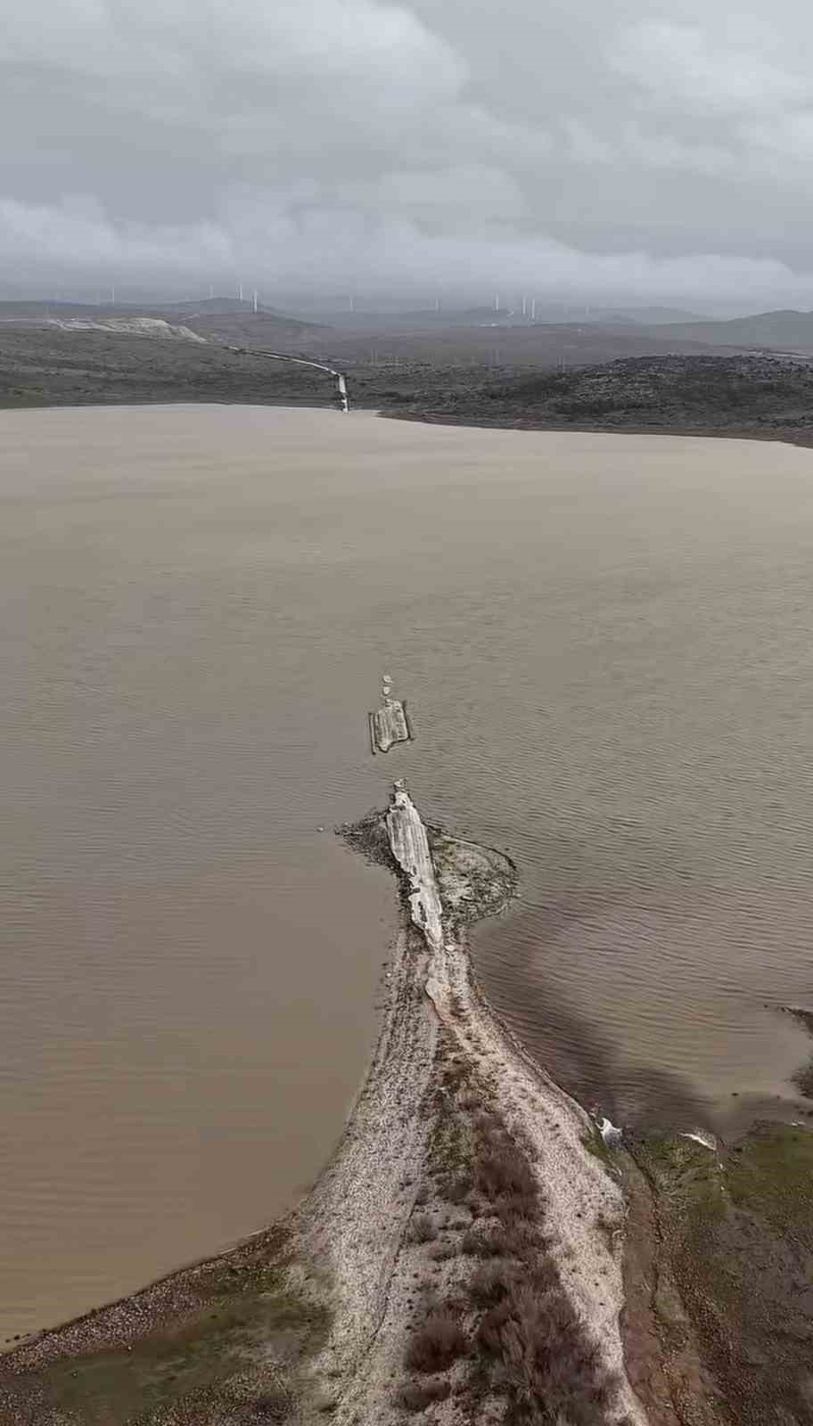 Alaçatı Kutlu Aktaş Barajı’nda su seviyesi yükseliyor