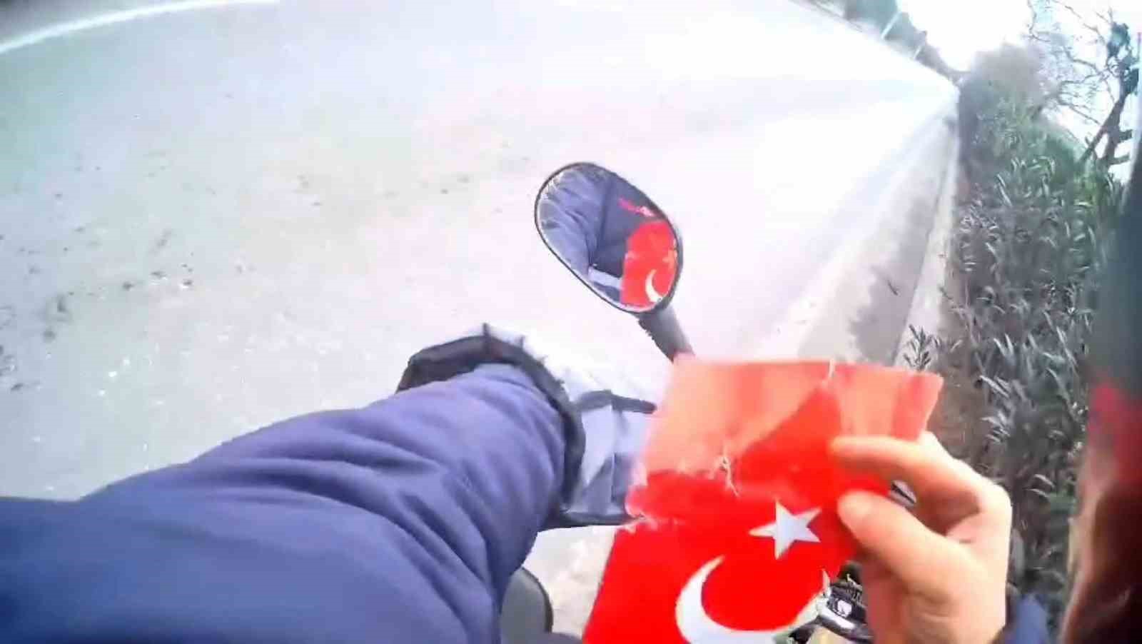 Türkiye Gazetesi dağıtıcısından duygulandıran hareket
